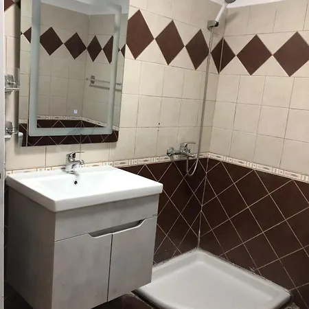 Tirent - Comfortable 1-bedroom In Fresku Apartment *