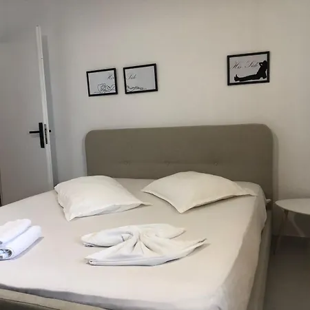 Apartment Tirent - Comfortable 1-bedroom In Fresku Tirana